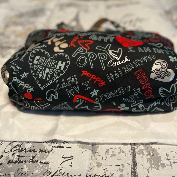 Coach Poppy C Glam Graffiti Hearts Shoulder Bag EUC - Picture 7 of 9